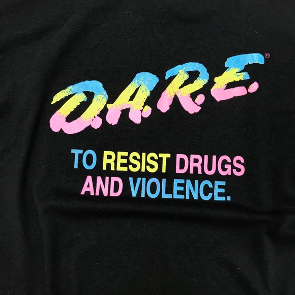 VINTAGE DARE Drugs Neon Rainbow Black T-shirt - Picture 2 of 4